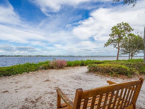 3rd image of 2526 NW Seagrass Dr #2-5
