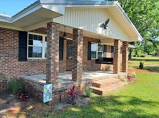 2112 Inwood Rd, Grand Ridge, FL 32442