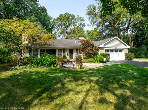 1350 Buttonwood Ln, Glenview, IL 60025