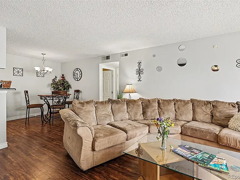 8335 Fairmount Dr — Photo 15