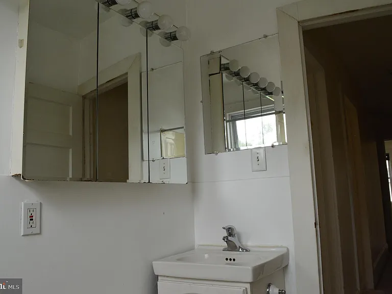 121 Broad St — Photo 26