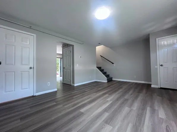 211 South Main Street Apartments, 211 S Main St #5, Lancaster, MA 01523