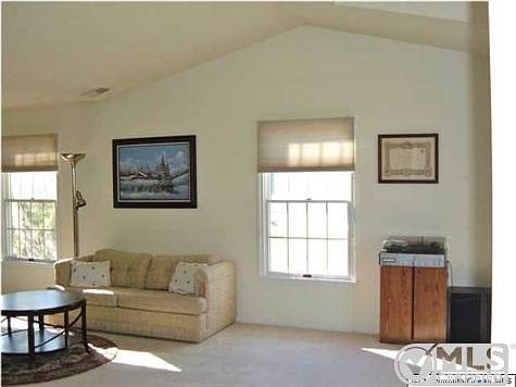 3rd image of 2225 S Chanticleer Ct