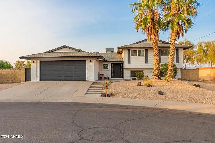 6 bed, 3.5 bath, 2332 sqft, $6,500 — Photo 3