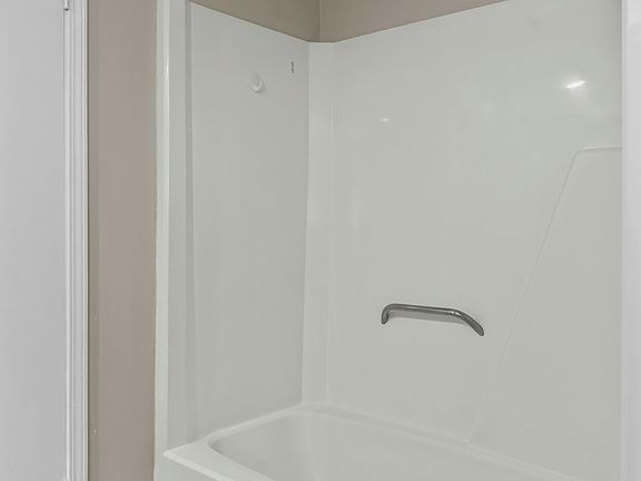 5th image of 10133 Saratoga Dr