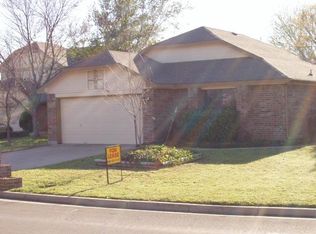 2208 Polo Club Ct, Arlington, TX 76017