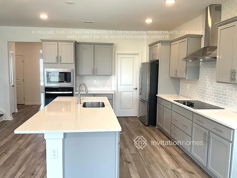 3816 Lantern Ln — Photo 6