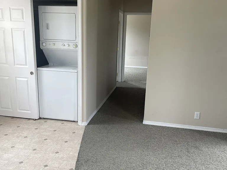 307 Colorado Ave E — Photo 4