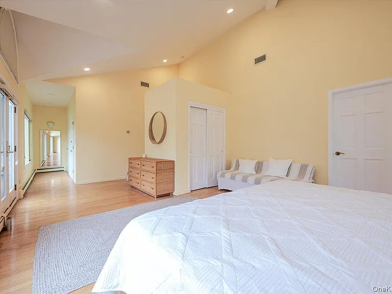 1701 Bay Blvd — Photo 15