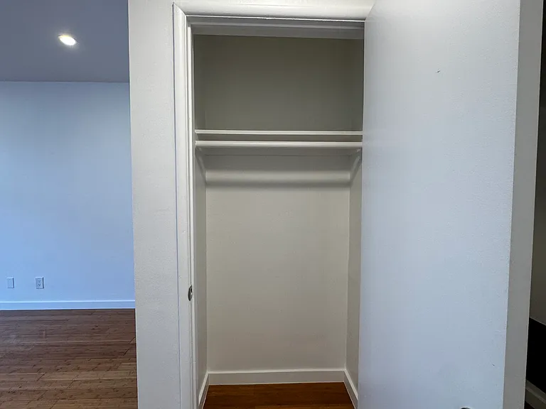 410 S Commonwealth Ave #4 — Photo 17