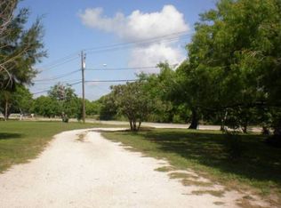 11549 Up River Rd, Robstown, TX 78410