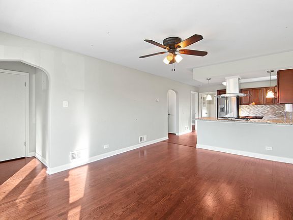 4th image of 5701 S Melvina Ave