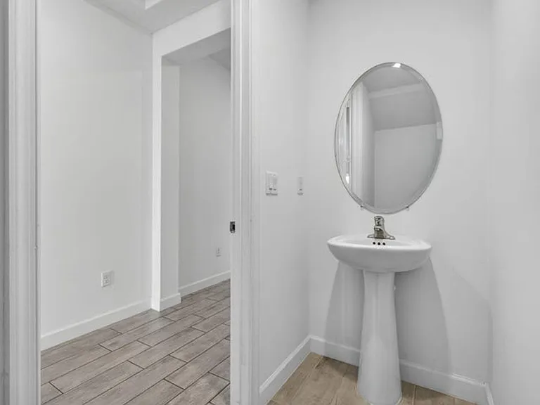 4408 Hemlock Dr — Photo 23