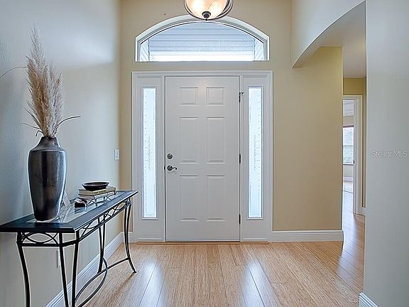2nd image of 1065 Oak Forest Dr