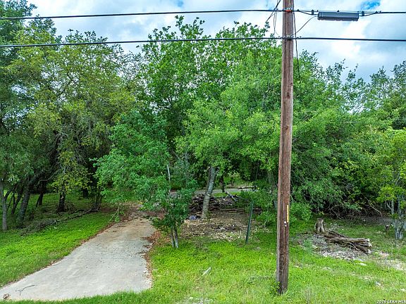 3rd image of 702 Northeast LOT 30-32