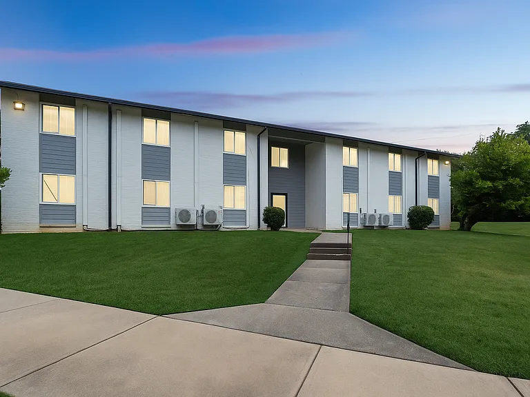 North Park Apartments — Photo 1