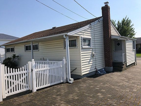 4th image of 45 Cambridge Dr