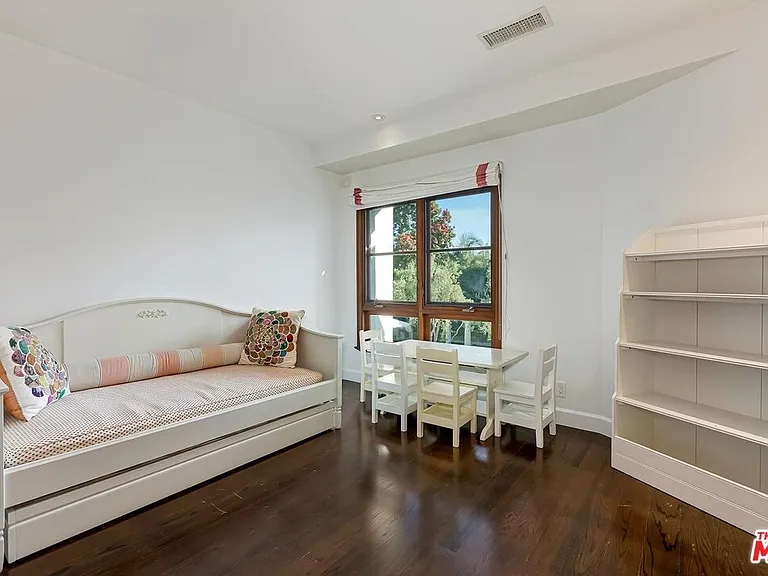 2134 La Mesa Dr — Photo 41
