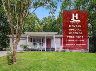 6530 River Hill Dr, Flowery Branch, GA 30542