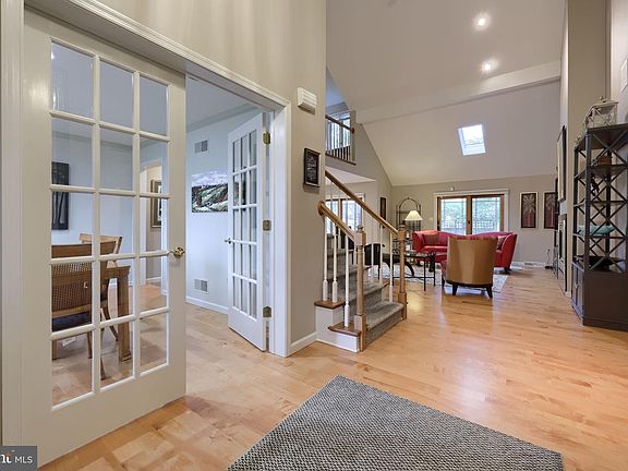 5th image of 101 Chapel Ln