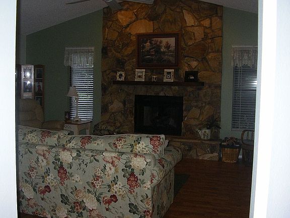 FAM RM/FIREPLACE