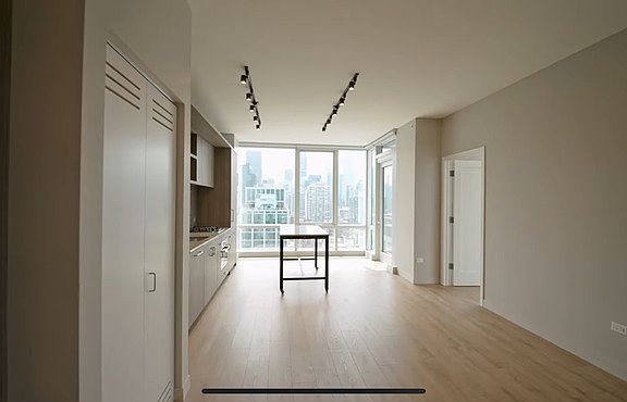 2nd image of 207 W Chestnut St #A19a
