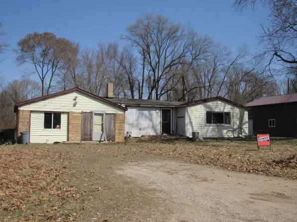 440 Sprung Lake Dr, Coldwater, MI 49036