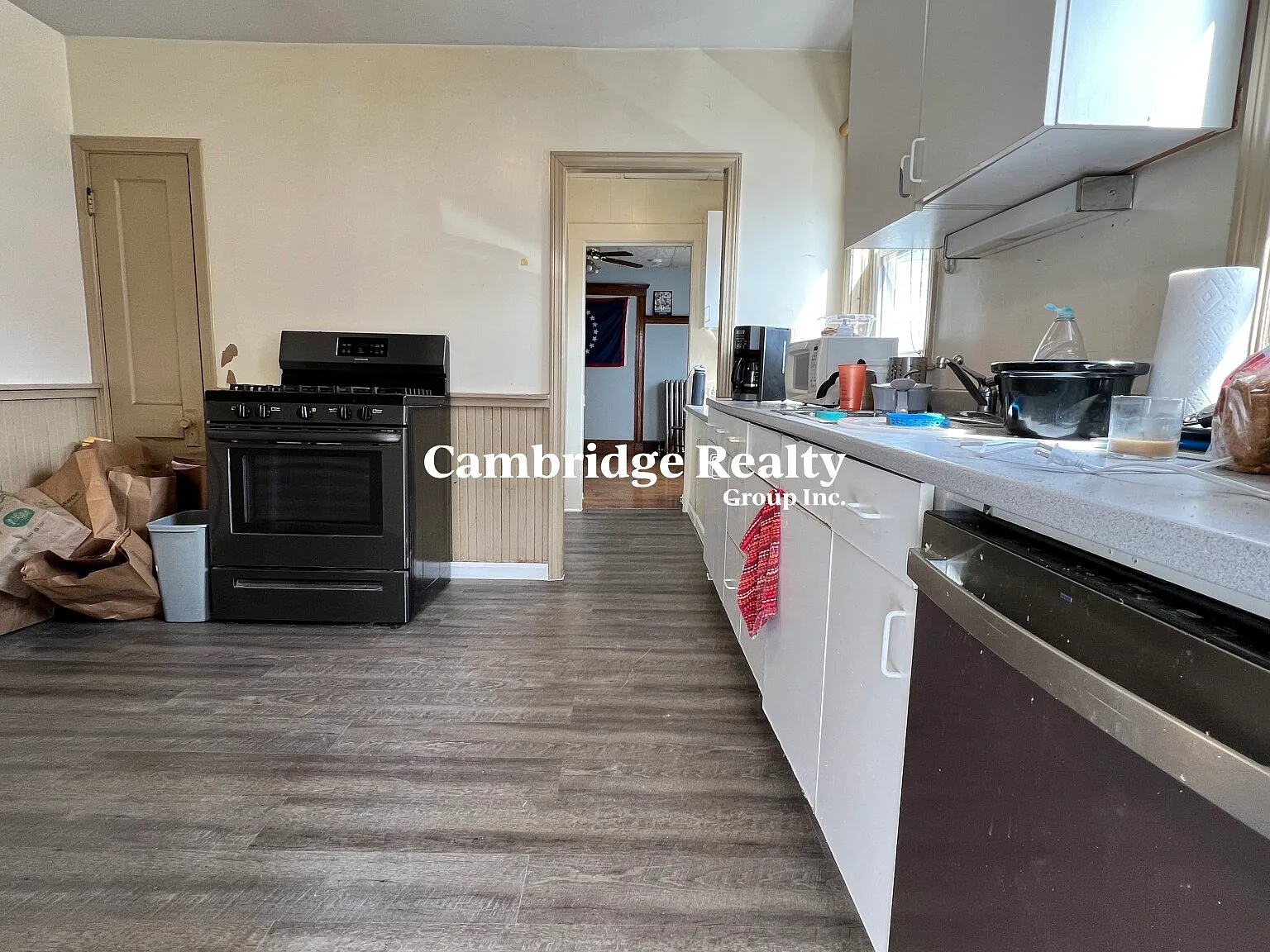3 bed, 1.0 bath, $4,200 — Photo 2