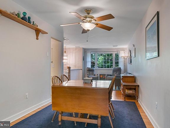 3rd image of 1022 Saint Charles Dr