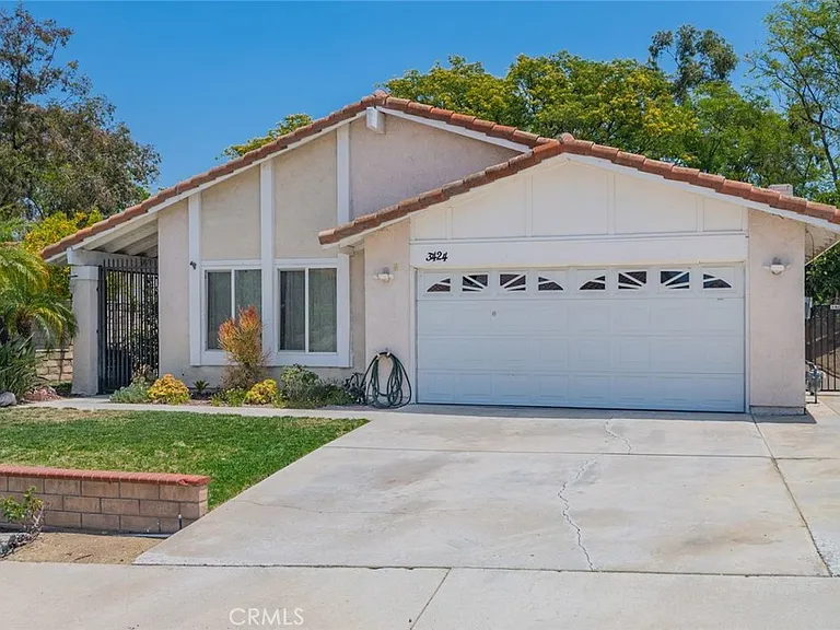 3424 S Rachel Ave — Photo 2
