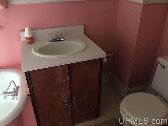 4th image of 735 Hill St #24