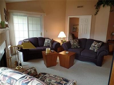 5th image of 200 Fox Hollow Dr APT 403