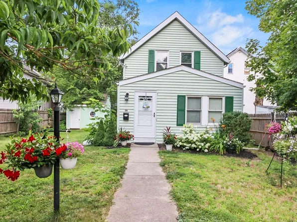 56 Congress Pl, Dedham, MA 02026