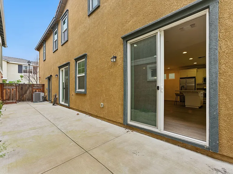 2319 Carbondale Way — Photo 9