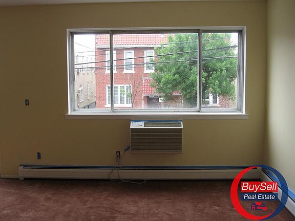 2nd image of 2156 43rd St #2
