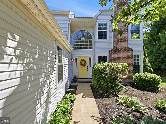 2nd image of 111 Weston Ct