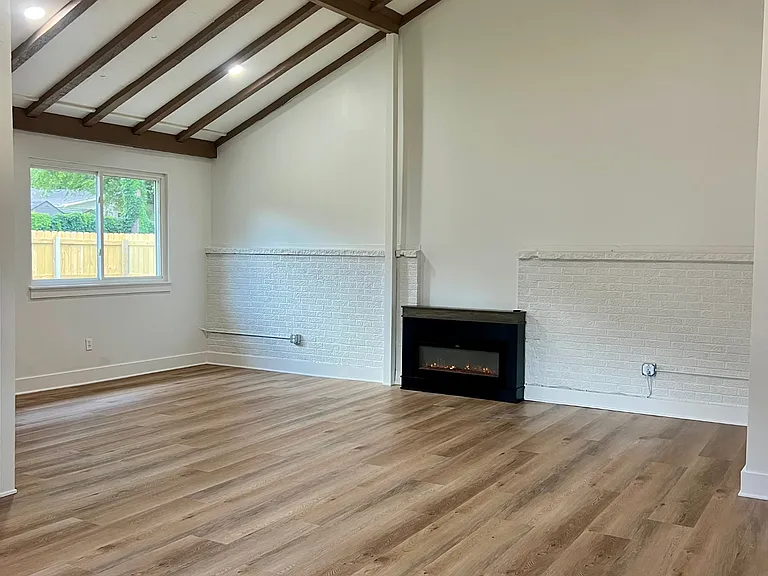 5501 S Newport Ave #B — Photo 3