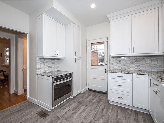 4th image of 4301 W Franklin St