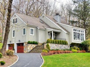 11 Old Roaring Brook Rd, Mount Kisco, NY 10549