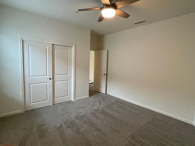 2100 Descanso Ave — Photo 32