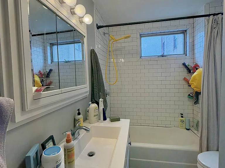 51 Mansfield St #1 — Photo 10