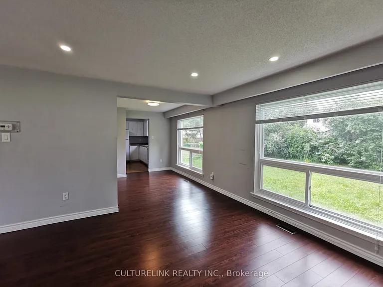 18 Westwater Dr — Photo 5