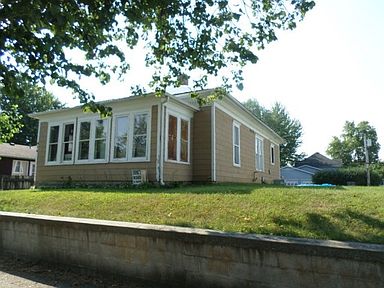 514 1st Ave Ne Waverly Ia 50677 Zillow