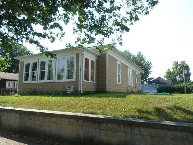 2nd image of 514 1st Ave NE