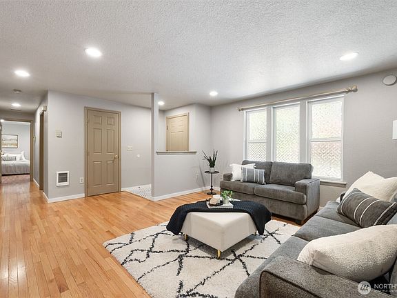 4th image of 10114 137th Street NW