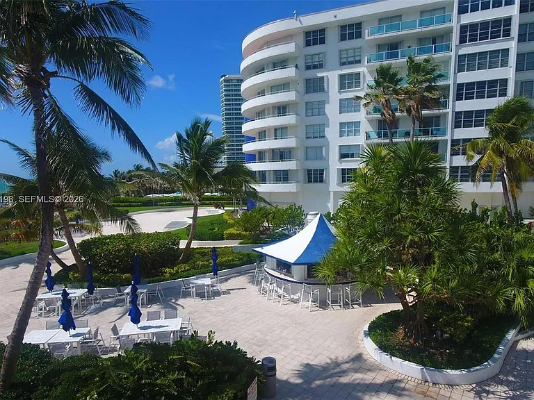 5161 Collins Ave #909 — Photo 14