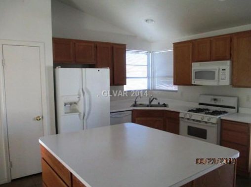 2nd image of 5742 Tropic Blue St