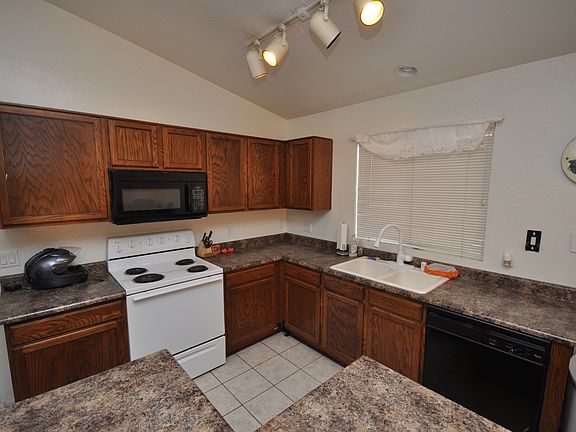 4th image of 11813 W Poinsettia Dr
