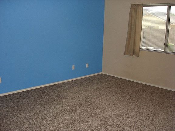 5th image of 2614 W Half Moon Cir