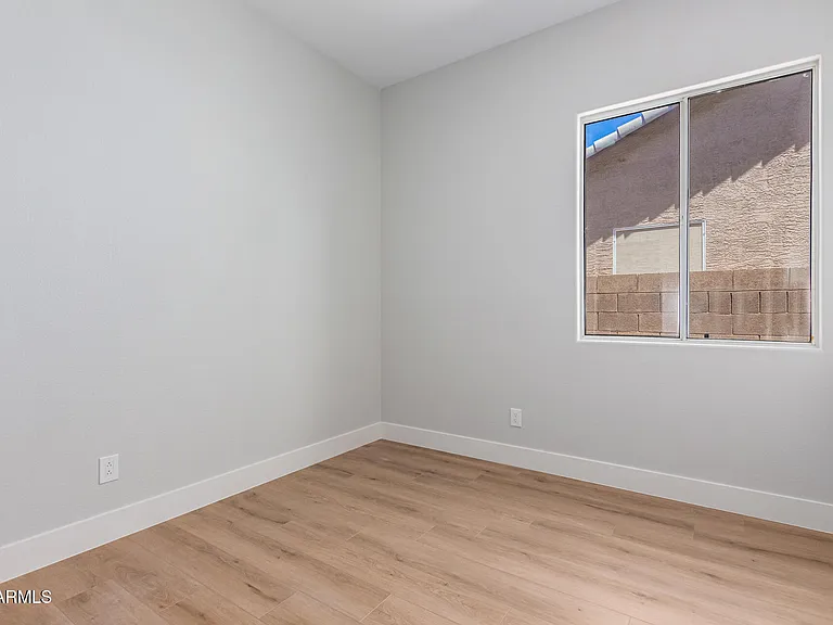 13711 W Tara Ln — Photo 5